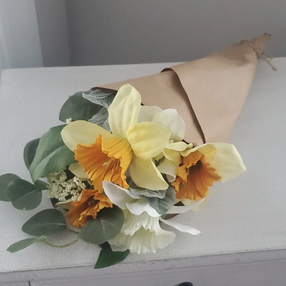 DELUXE BOUQUET  FAUX  SPRING FLOWERS